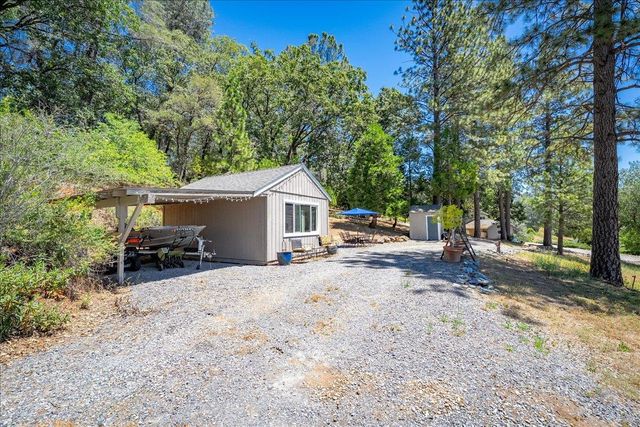 2901 Hermosa Ct, Camino, CA 95709