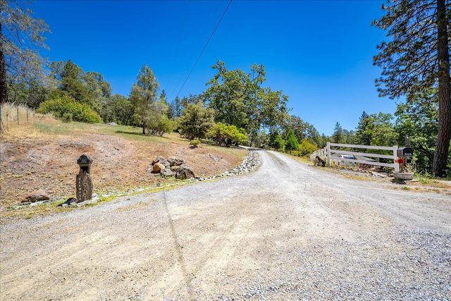 2901 Hermosa Ct, Camino, CA 95709