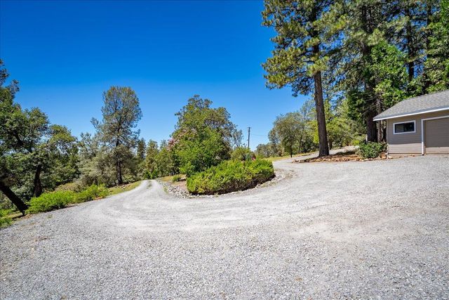 2901 Hermosa Ct, Camino, CA 95709