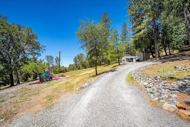 2901 Hermosa Ct, Camino, CA 95709
