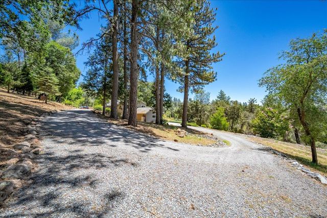 2901 Hermosa Ct, Camino, CA 95709