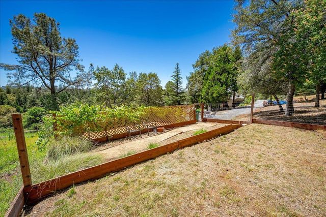 2901 Hermosa Ct, Camino, CA 95709