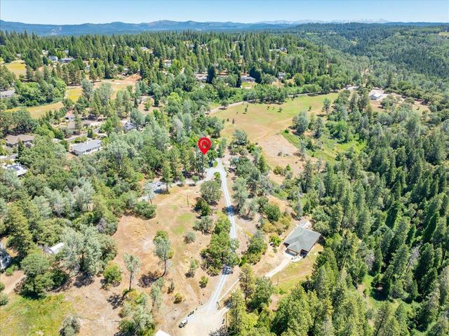 2901 Hermosa Ct, Camino, CA 95709