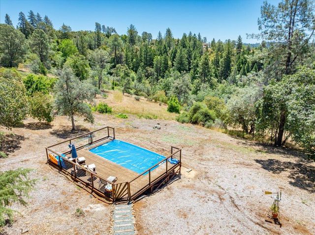 2901 Hermosa Ct, Camino, CA 95709