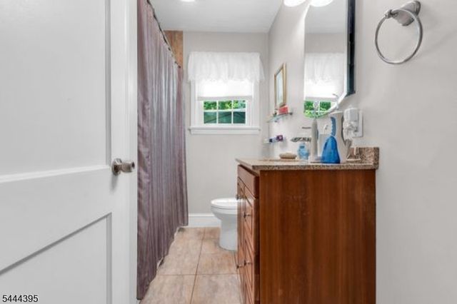160 Hillcrest Rd, Readington Twp., NJ 08822