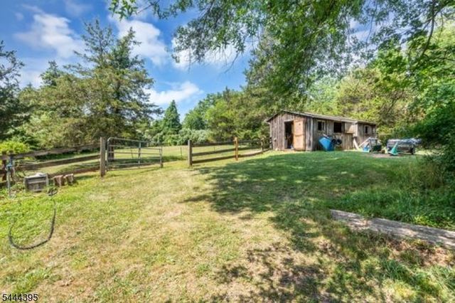 160 Hillcrest Rd, Readington Twp., NJ 08822