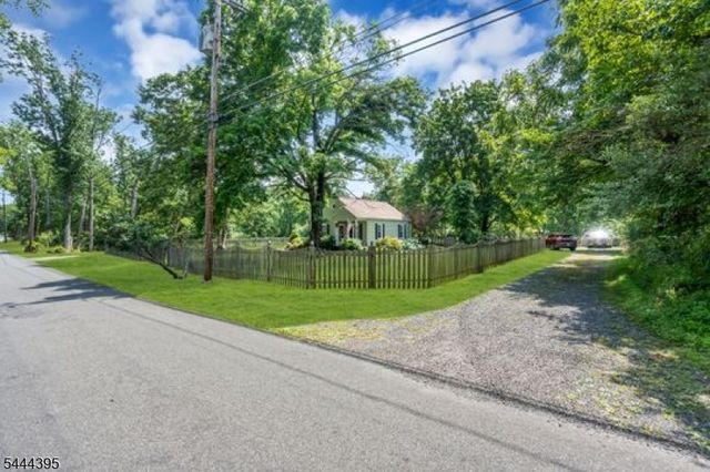 160 Hillcrest Rd, Readington Twp., NJ 08822