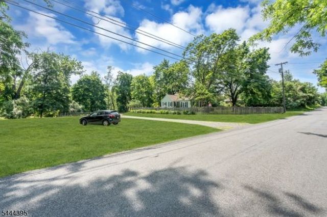 160 Hillcrest Rd, Readington Twp., NJ 08822