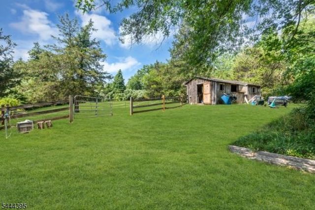 160 Hillcrest Rd, Readington Twp., NJ 08822