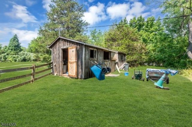 160 Hillcrest Rd, Readington Twp., NJ 08822