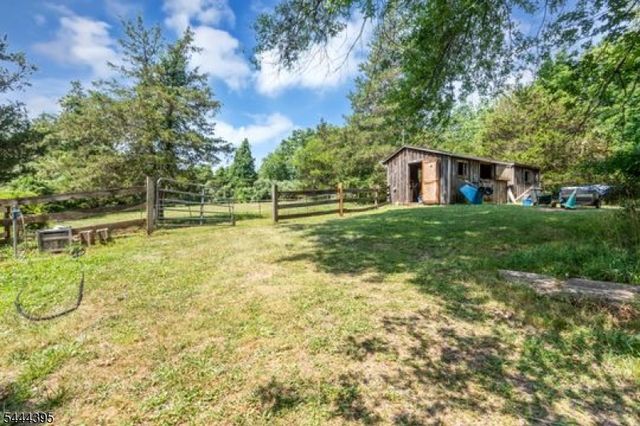 160 Hillcrest Rd, Readington Twp., NJ 08822