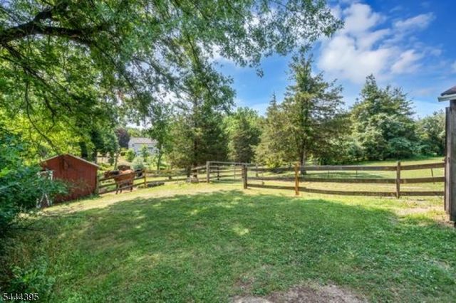 160 Hillcrest Rd, Readington Twp., NJ 08822