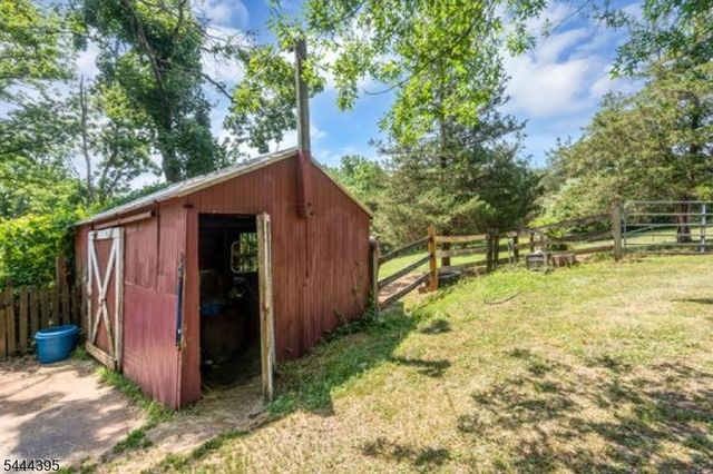 160 Hillcrest Rd, Readington Twp., NJ 08822
