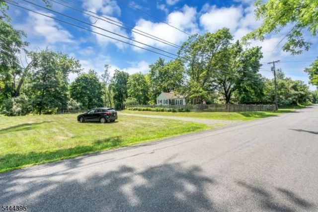 160 Hillcrest Rd, Readington Twp., NJ 08822