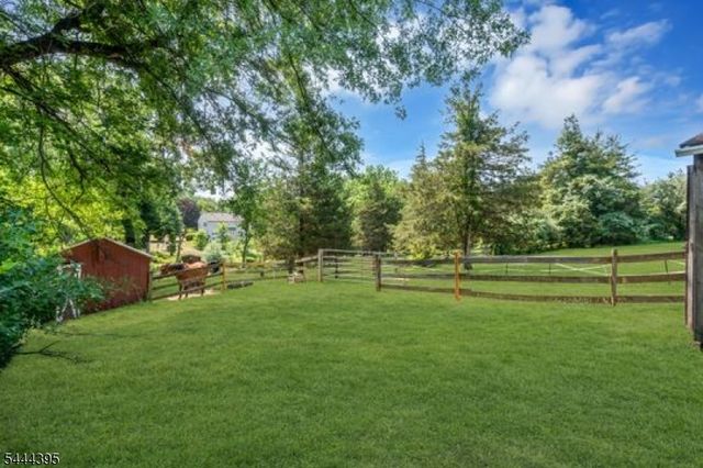 160 Hillcrest Rd, Readington Twp., NJ 08822