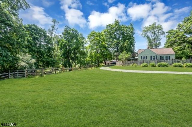 160 Hillcrest Rd, Readington Twp., NJ 08822