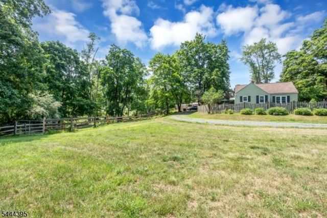 160 Hillcrest Rd, Readington Twp., NJ 08822