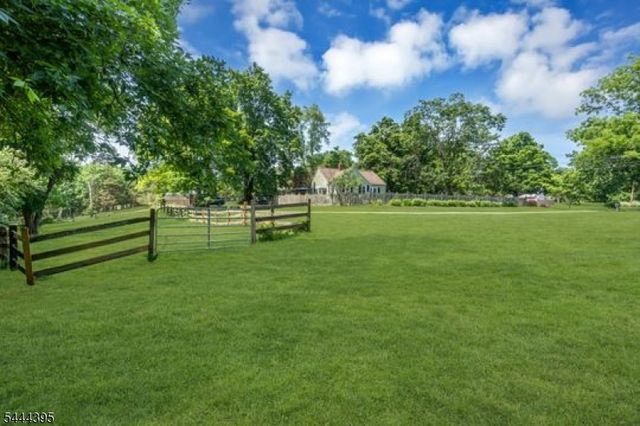 160 Hillcrest Rd, Readington Twp., NJ 08822