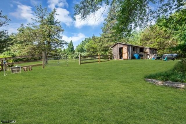 160 Hillcrest Rd, Readington Twp., NJ 08822