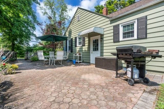 160 Hillcrest Rd, Readington Twp., NJ 08822