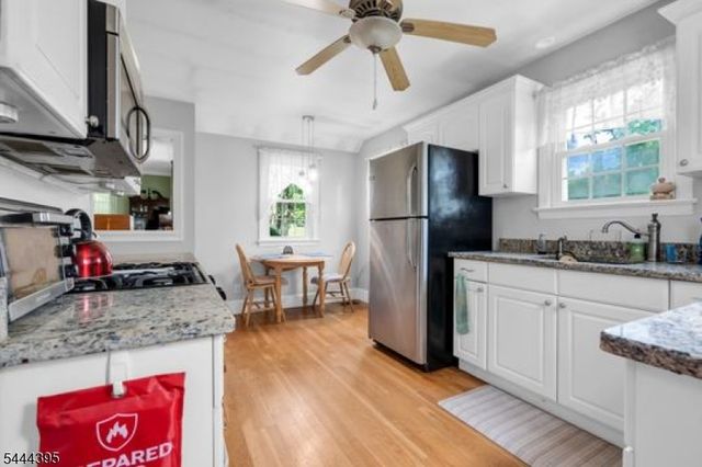160 Hillcrest Rd, Readington Twp., NJ 08822