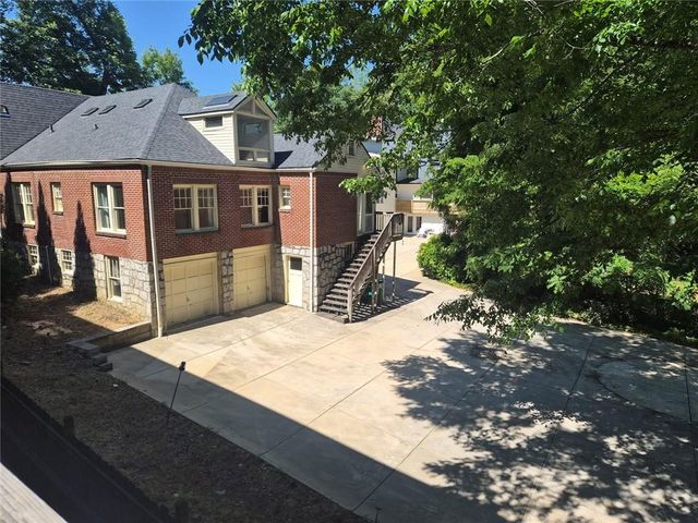 152 Mt Paran Road NE, Sandy Springs, GA 30327