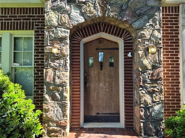 152 Mt Paran Road NE, Sandy Springs, GA 30327