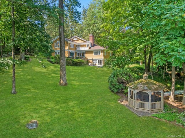 8 N Lake Road, Armonk, NY 10504