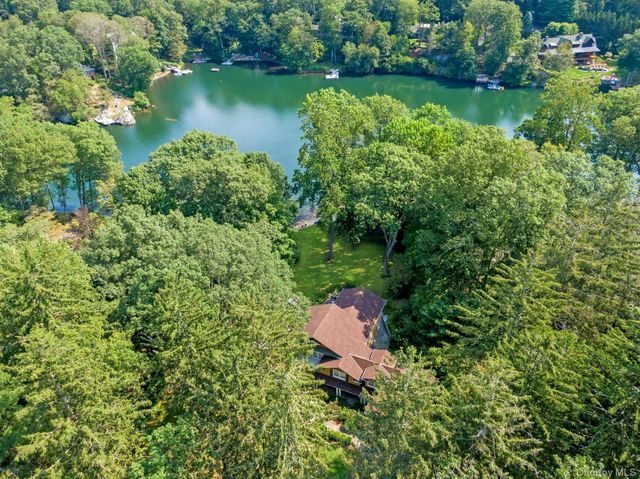 8 N Lake Road, Armonk, NY 10504