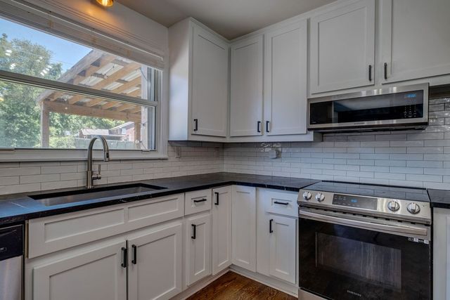 2700 Lakeland Dr, Nashville, TN 37214