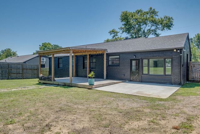 2700 Lakeland Dr, Nashville, TN 37214