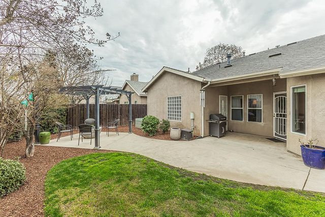 2646 E Lester Avenue, Fresno, CA 93720