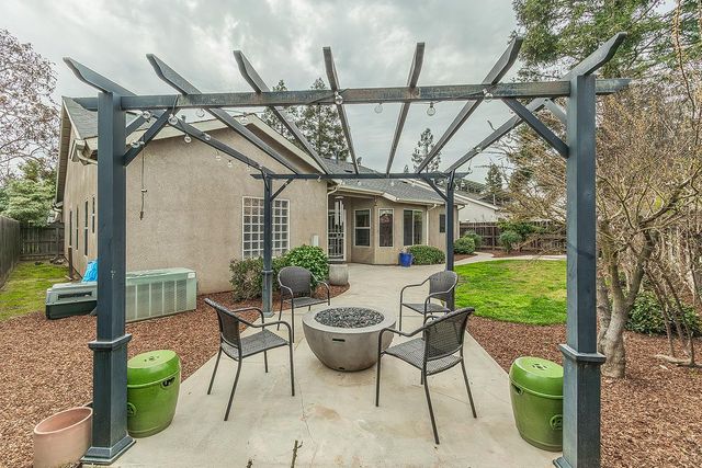 2646 E Lester Avenue, Fresno, CA 93720