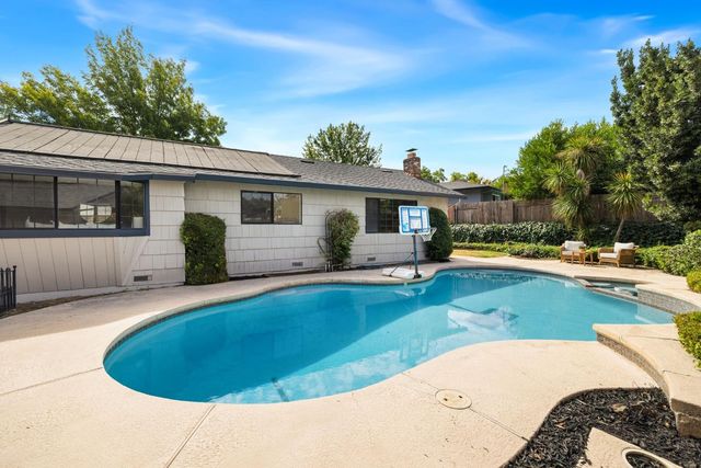5957 Ranger Way, Carmichael, CA 95608