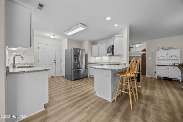 303 Jasmine S, Swansboro, NC 28584