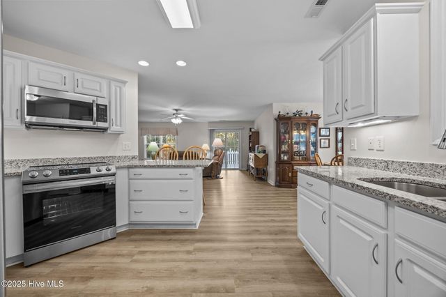 303 Jasmine S, Swansboro, NC 28584