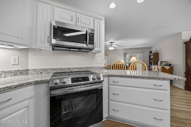 303 Jasmine S, Swansboro, NC 28584