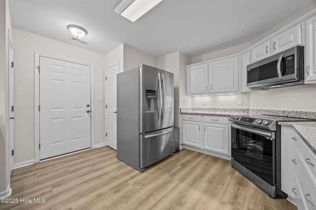 303 Jasmine S, Swansboro, NC 28584