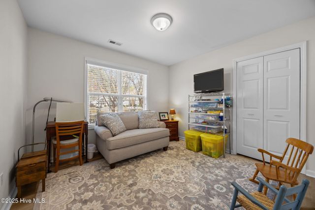 303 Jasmine S, Swansboro, NC 28584