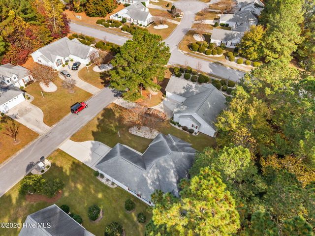 303 Jasmine S, Swansboro, NC 28584