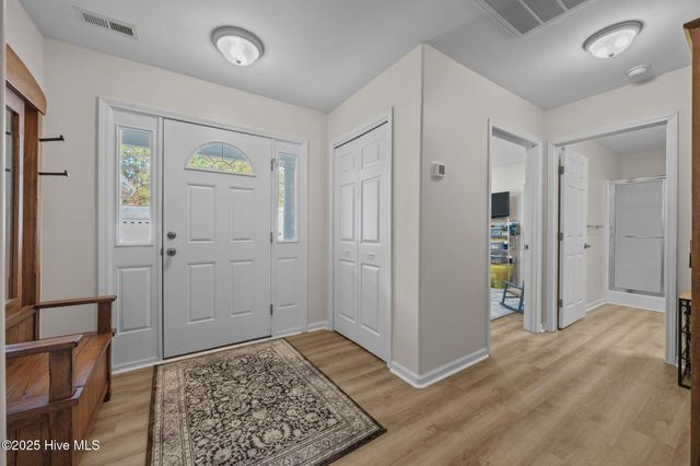 303 Jasmine S, Swansboro, NC 28584