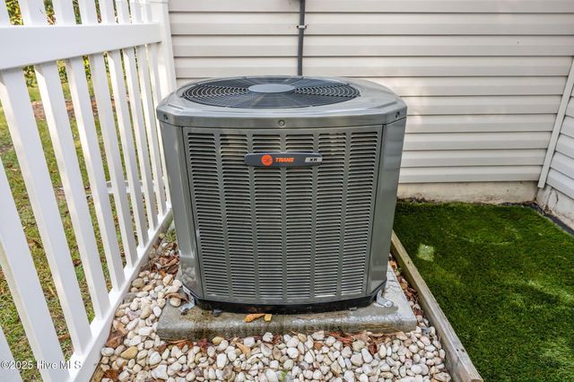 303 Jasmine S, Swansboro, NC 28584