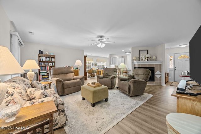 303 Jasmine S, Swansboro, NC 28584