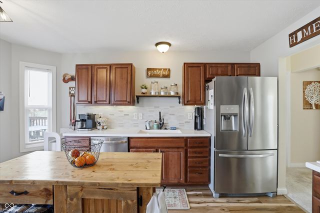 990 Youngs Creek Drive, Franklin, IN 46131