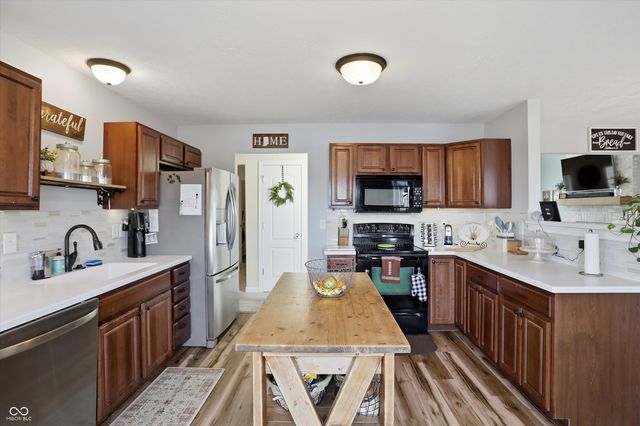 990 Youngs Creek Drive, Franklin, IN 46131