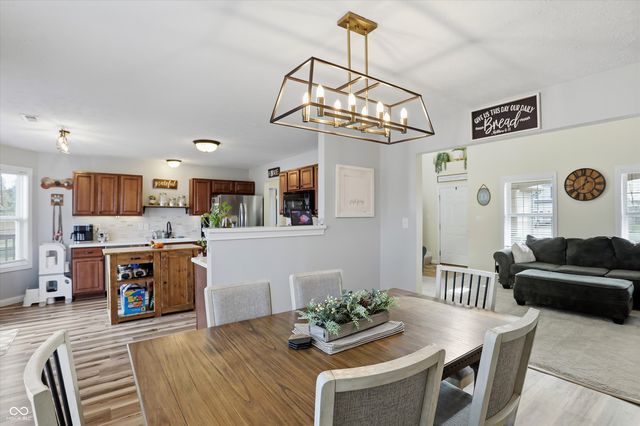 990 Youngs Creek Drive, Franklin, IN 46131