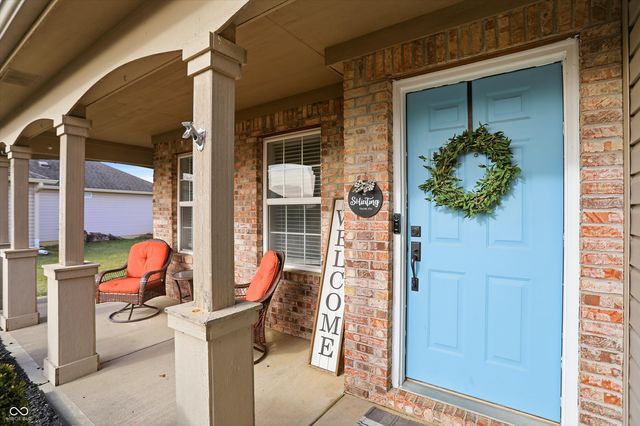 990 Youngs Creek Drive, Franklin, IN 46131