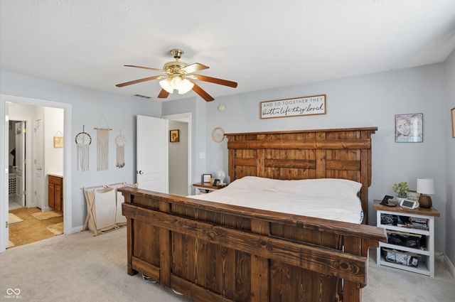 990 Youngs Creek Drive, Franklin, IN 46131