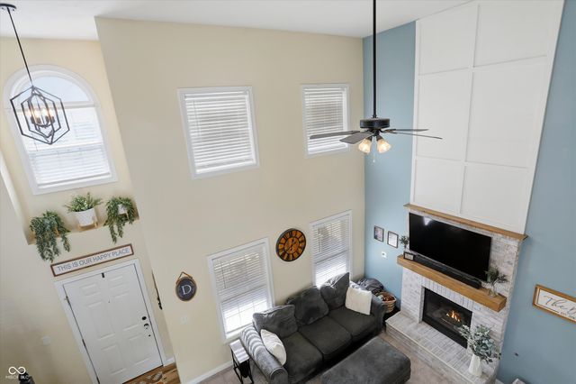 990 Youngs Creek Drive, Franklin, IN 46131