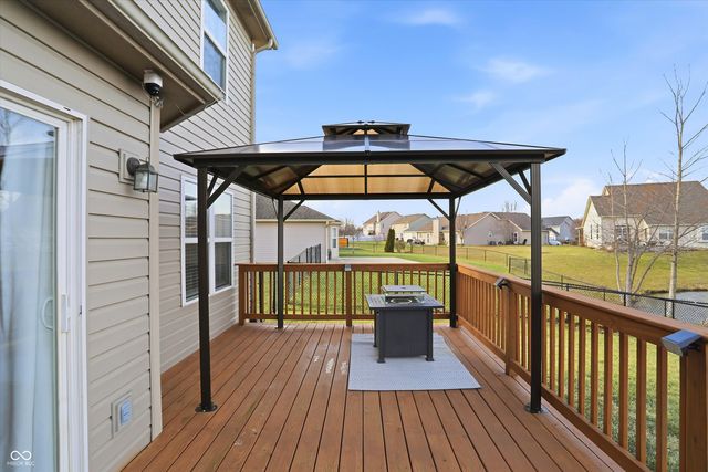 990 Youngs Creek Drive, Franklin, IN 46131